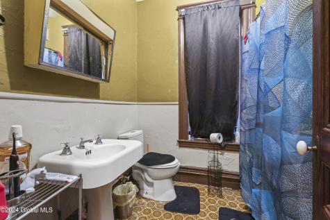 552 Madison Avenue Albany NY 12208
