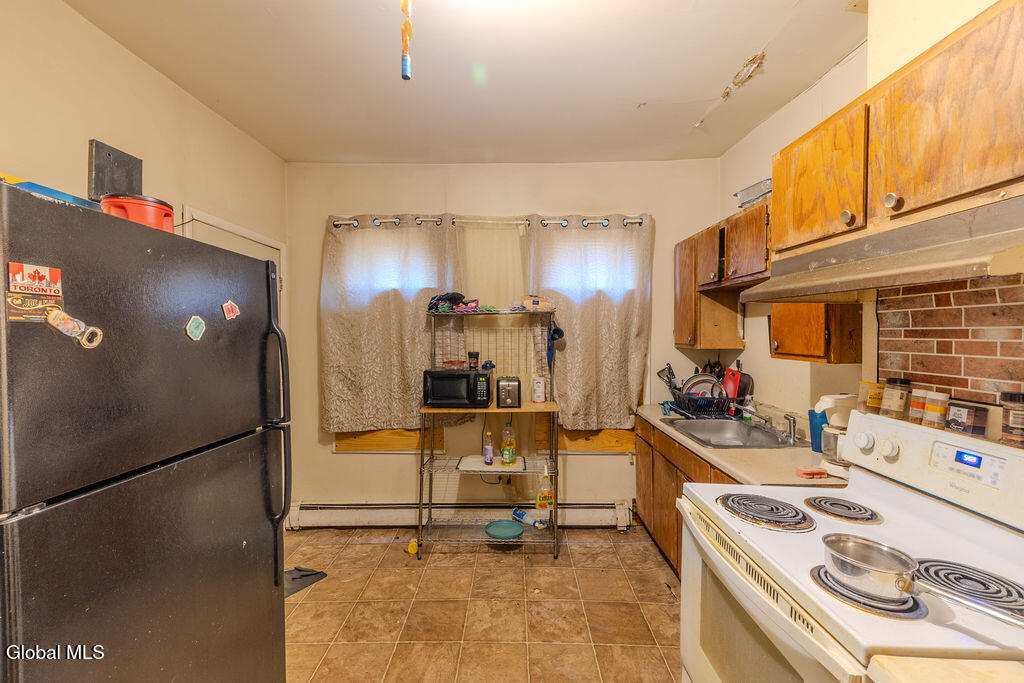 34 Robinson Street Schenectady NY 12304
