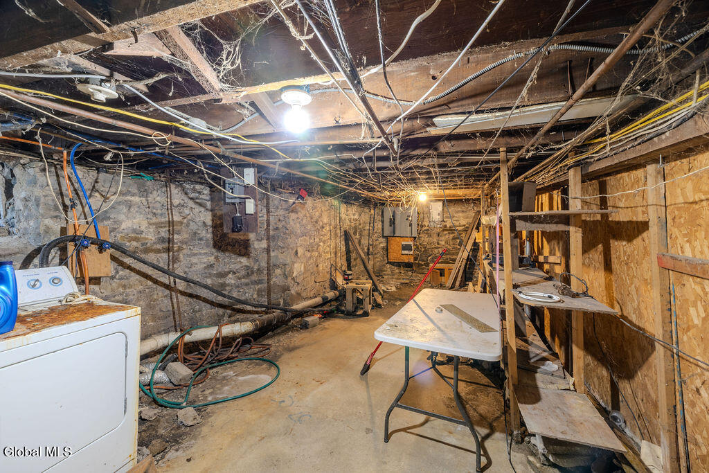 34 Robinson Street Schenectady NY 12304