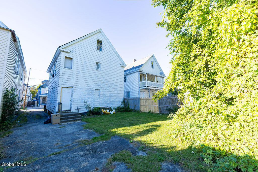 34 Robinson Street Schenectady NY 12304