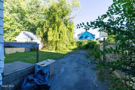 34 Robinson Street Schenectady NY 12304