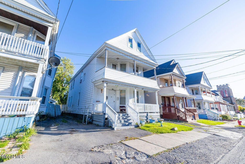 34 Robinson Street Schenectady NY 12304