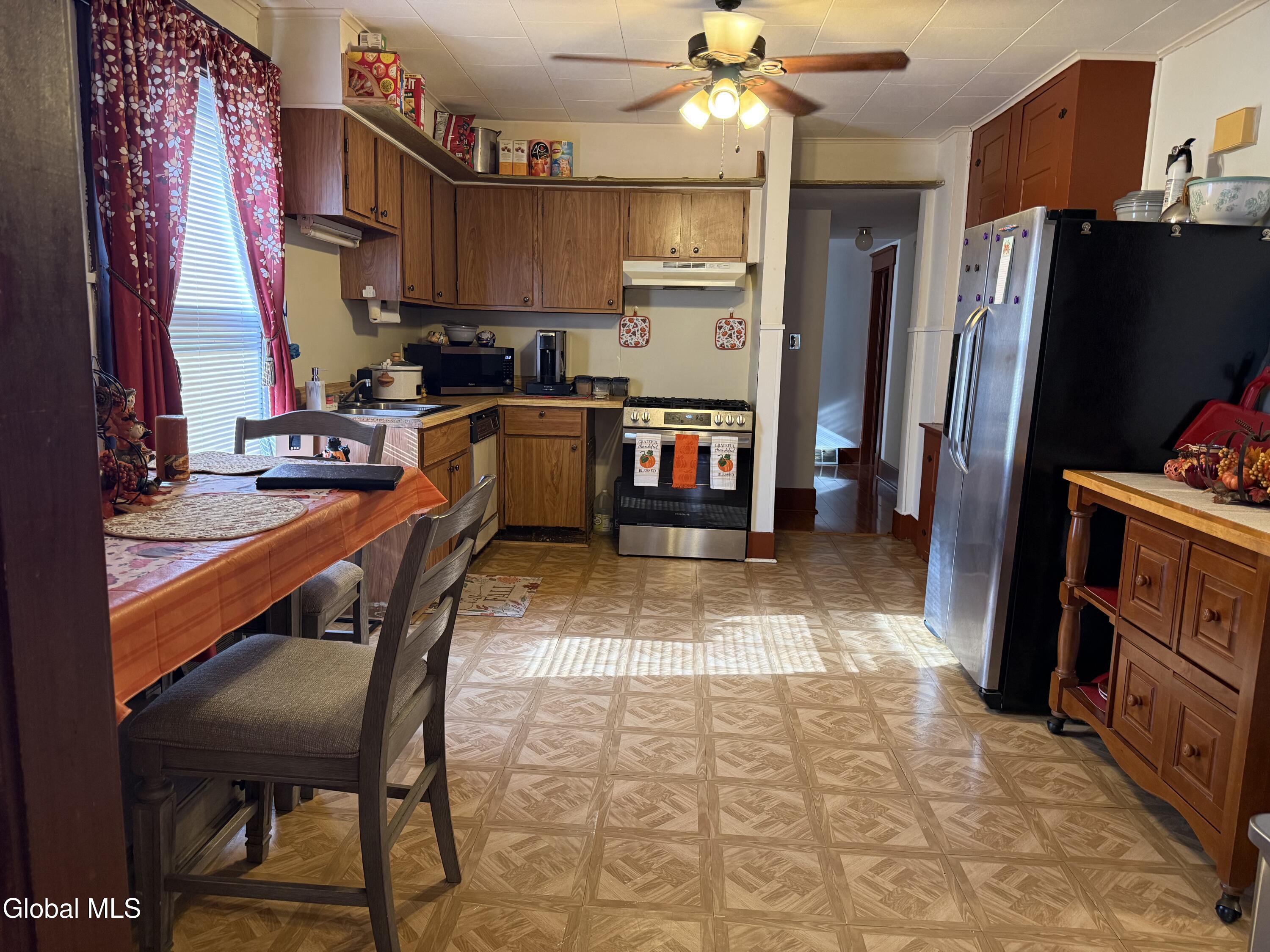 19 Newman Street Gloversville NY 12078