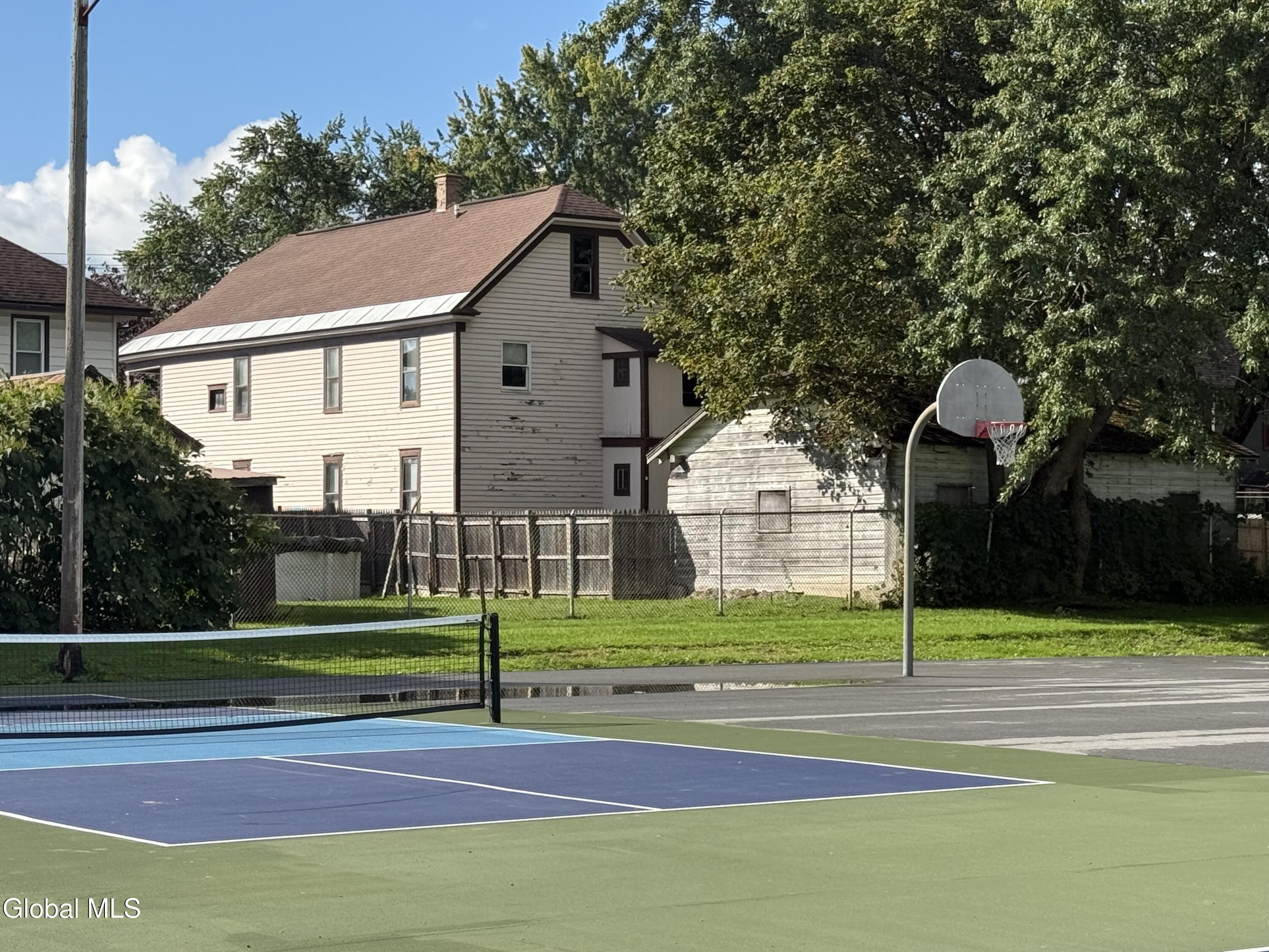 19 Newman Street Gloversville NY 12078
