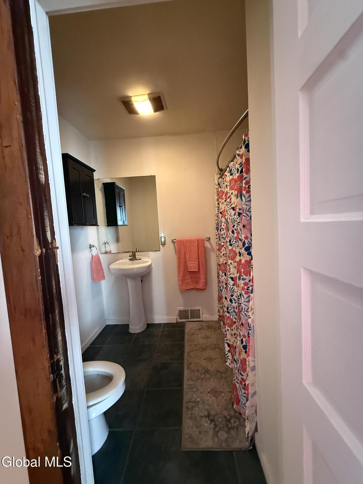 19 Newman Street Gloversville NY 12078