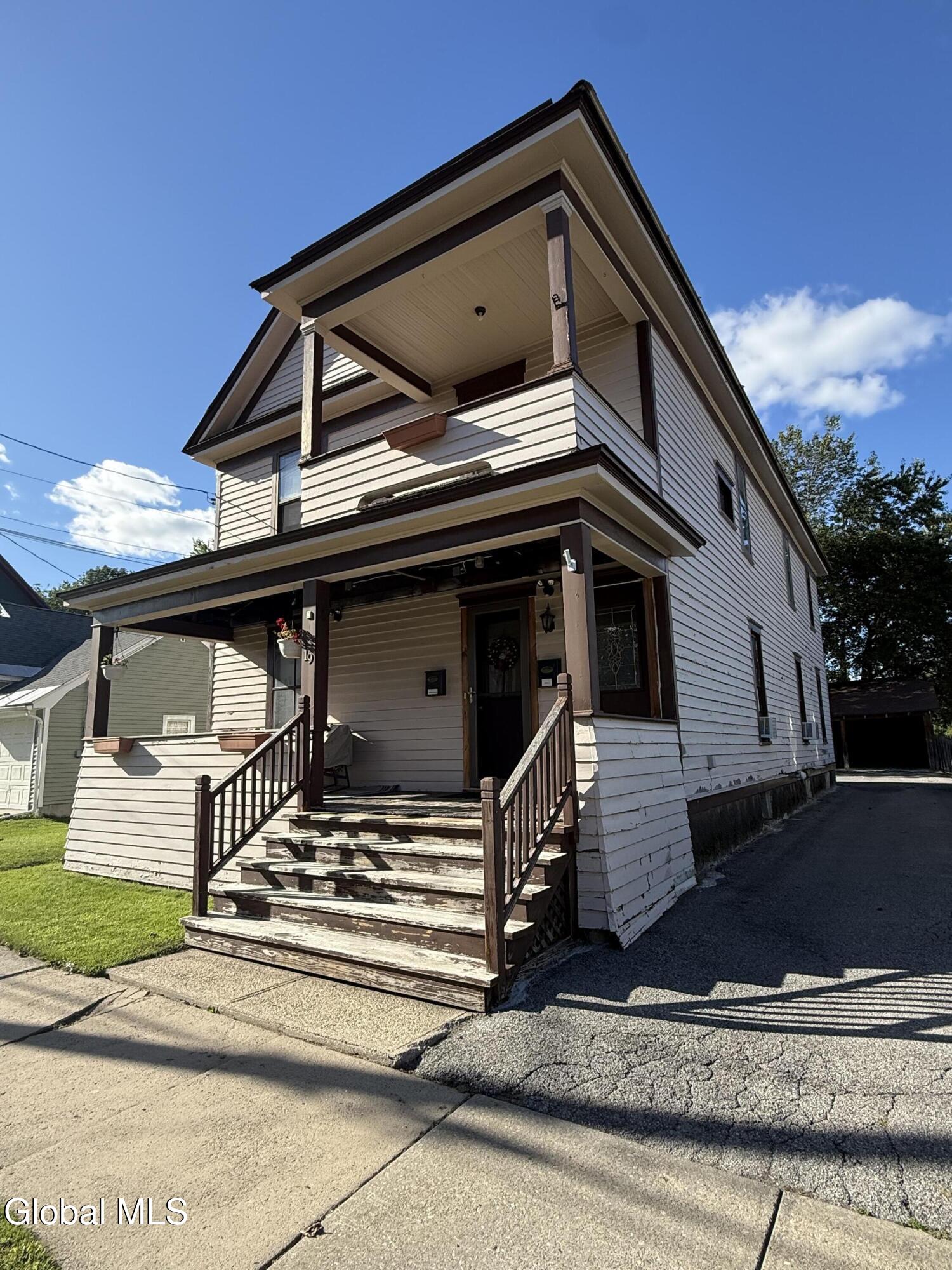 19 Newman Street Gloversville NY 12078