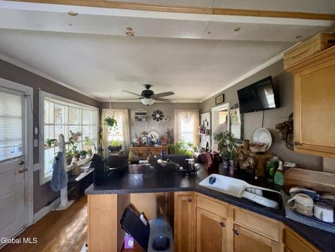 142 2nd Avenue Gloversville NY 12078