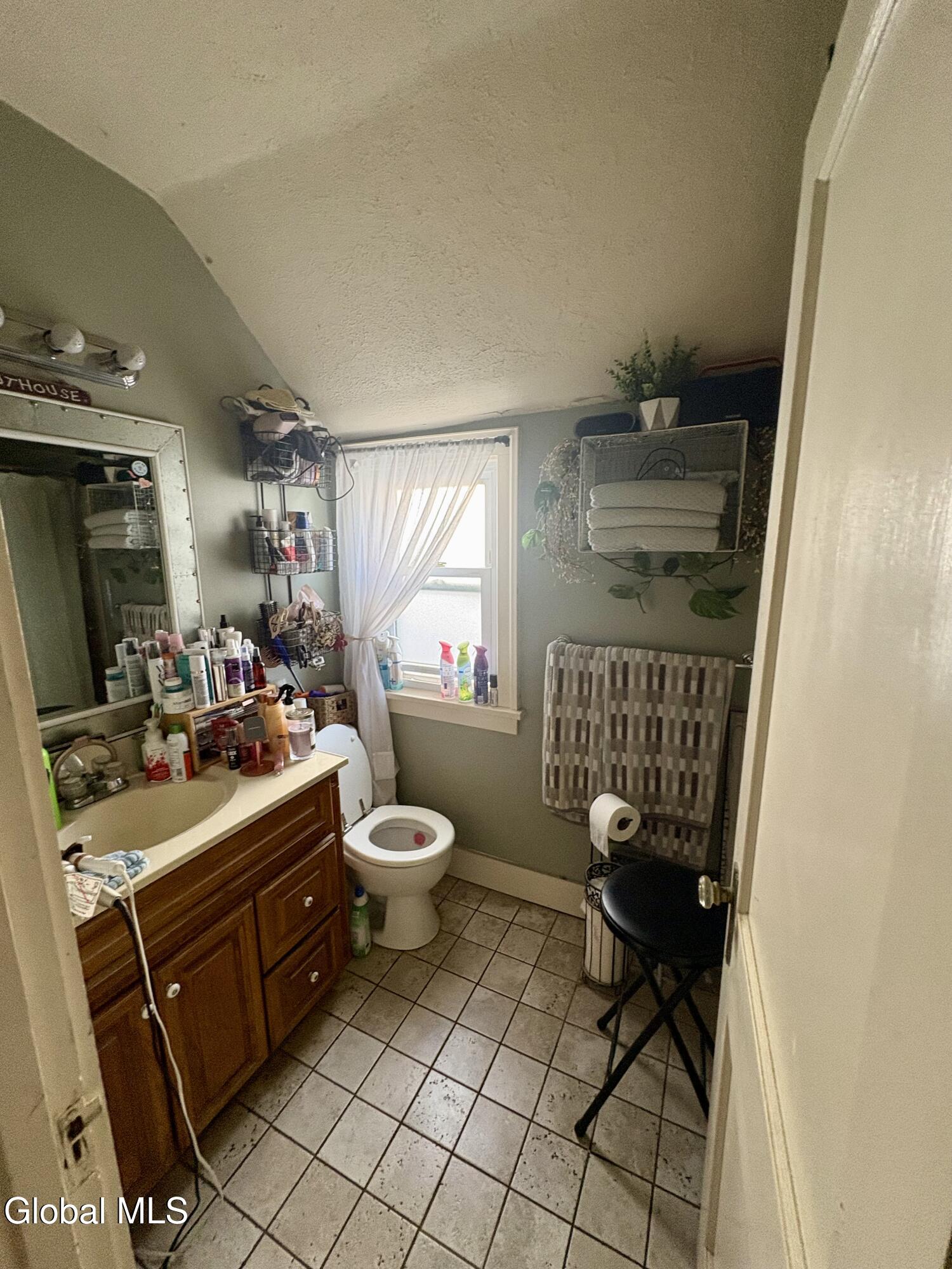 142 2nd Avenue Gloversville NY 12078
