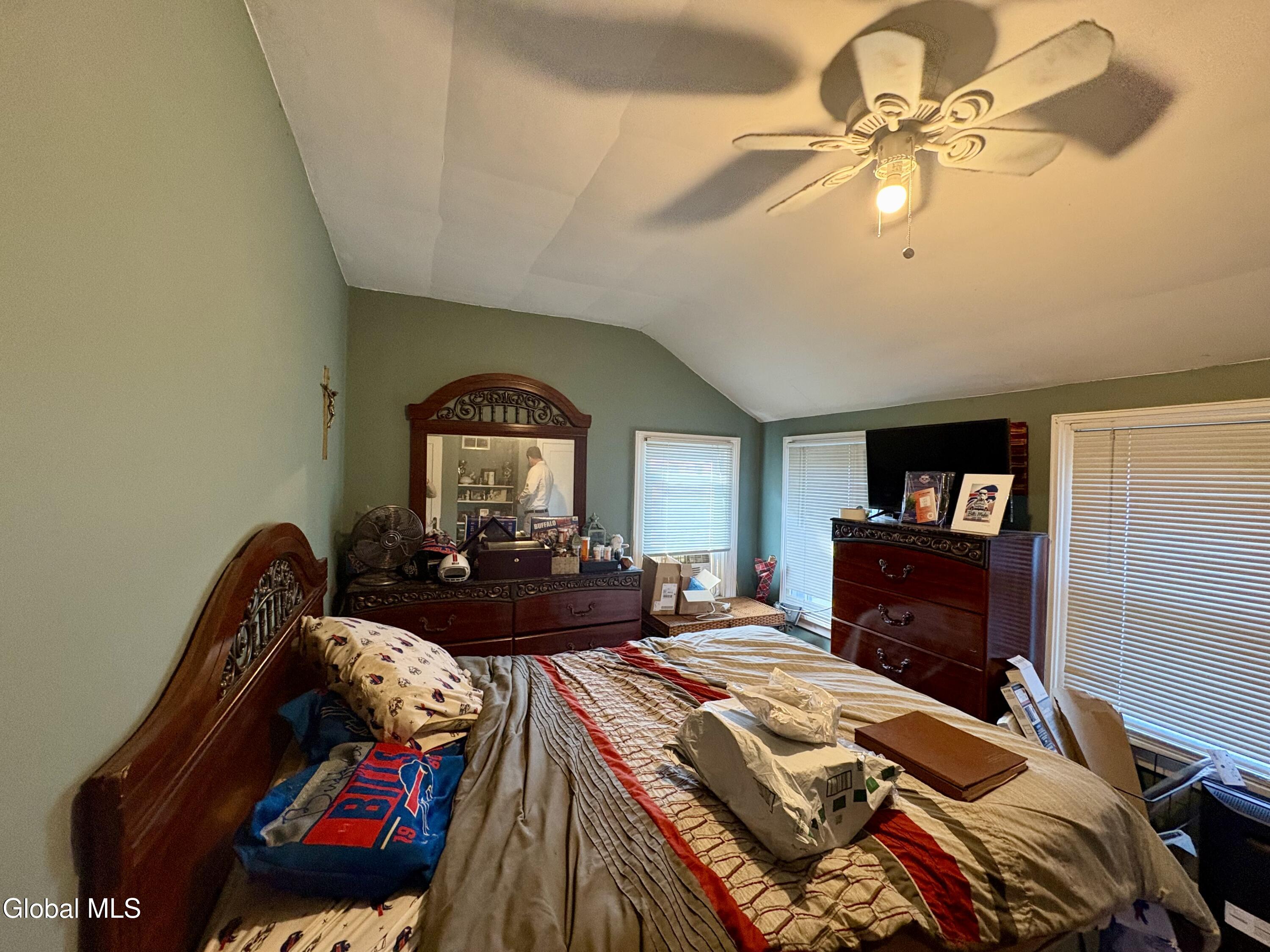 142 2nd Avenue Gloversville NY 12078