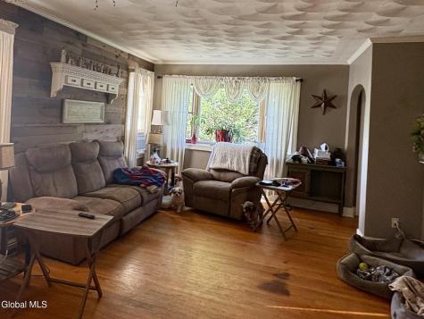 142 2nd Avenue Gloversville NY 12078