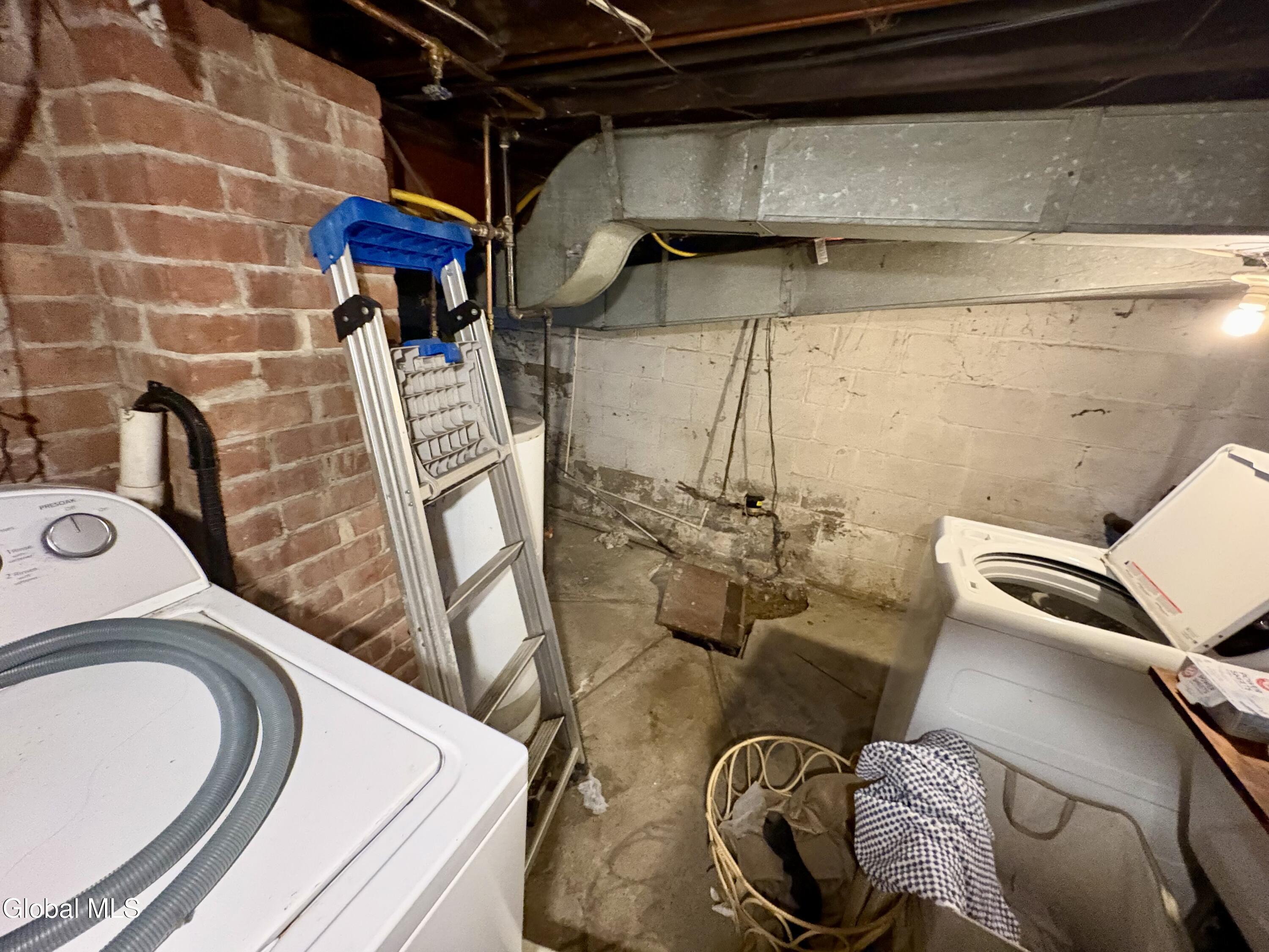 142 2nd Avenue Gloversville NY 12078