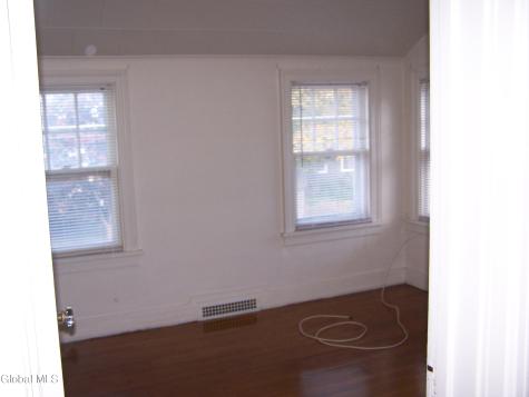 142 2nd Avenue Gloversville NY 12078