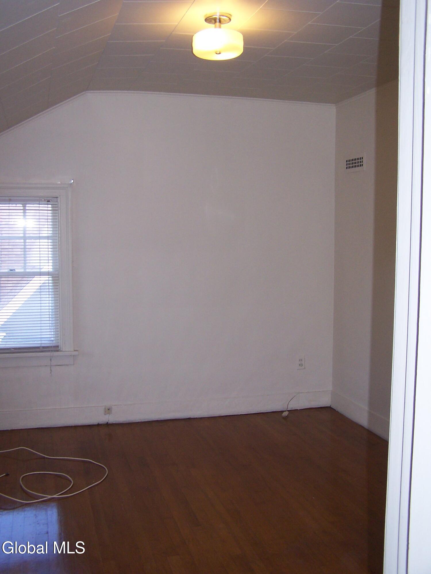 142 2nd Avenue Gloversville NY 12078