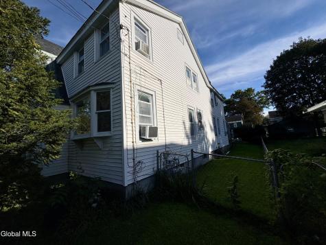 142 2nd Avenue Gloversville NY 12078