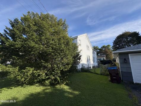 142 2nd Avenue Gloversville NY 12078