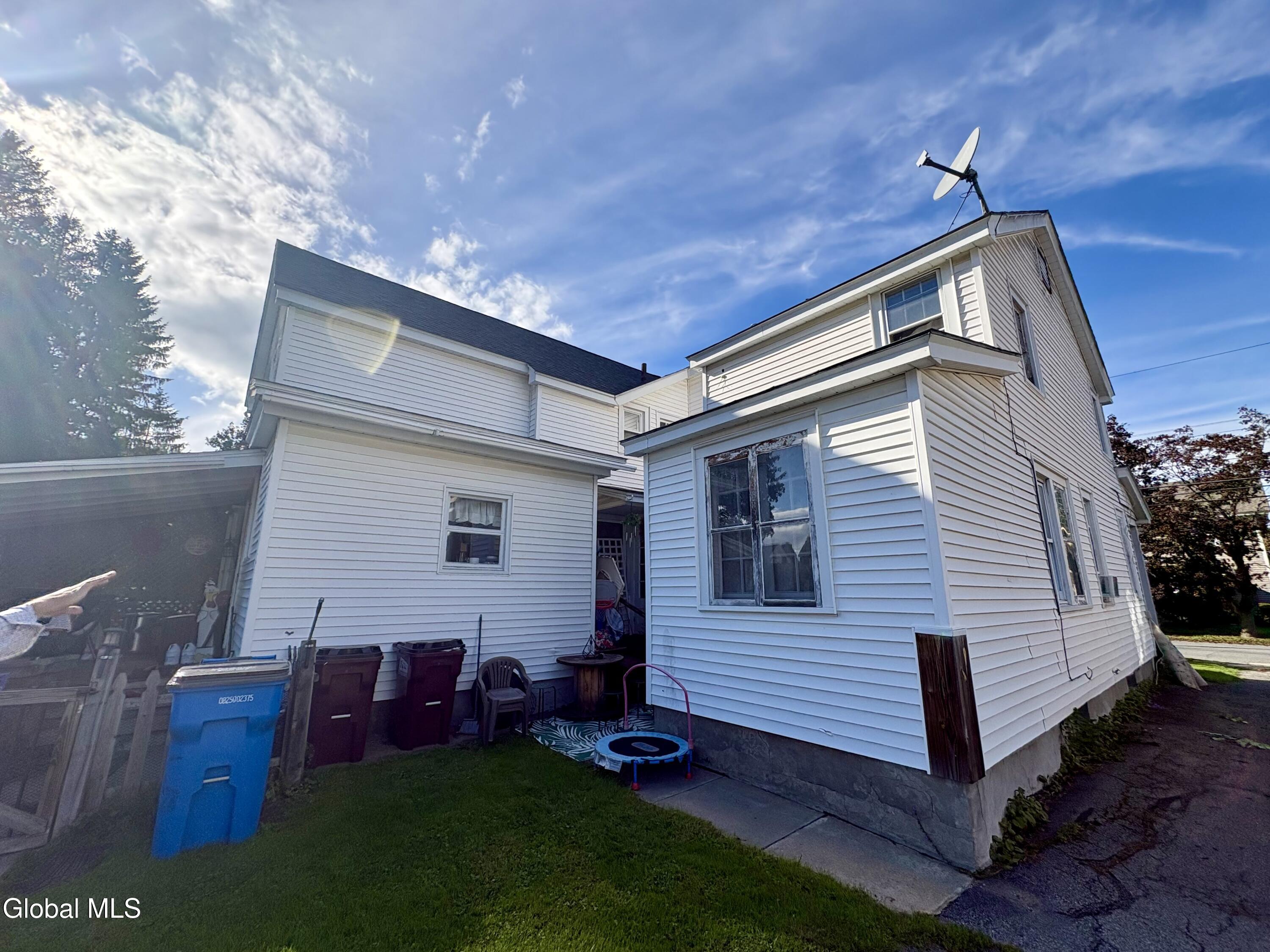142 2nd Avenue Gloversville NY 12078