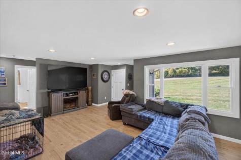 586-592 Starr Road Ravena NY 12143