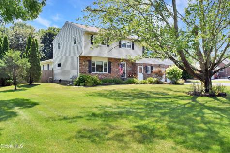 3008-3010 Sunset Lane Schenectady NY 12303