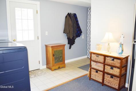 3008-3010 Sunset Lane Schenectady NY 12303