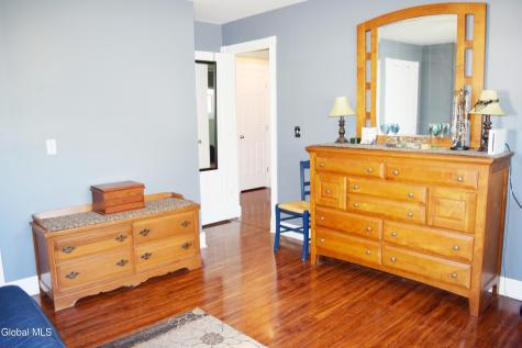3008-3010 Sunset Lane Schenectady NY 12303