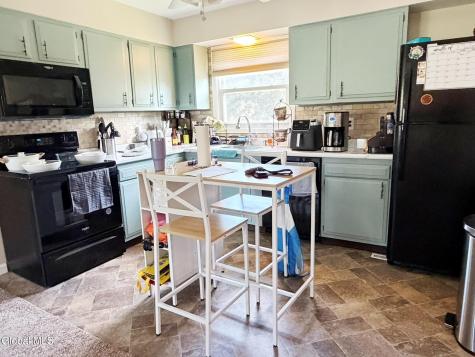 3008-3010 Sunset Lane Schenectady NY 12303