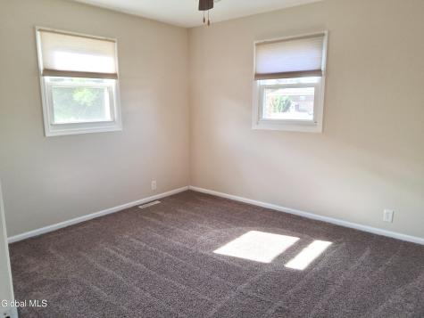 3008-3010 Sunset Lane Schenectady NY 12303