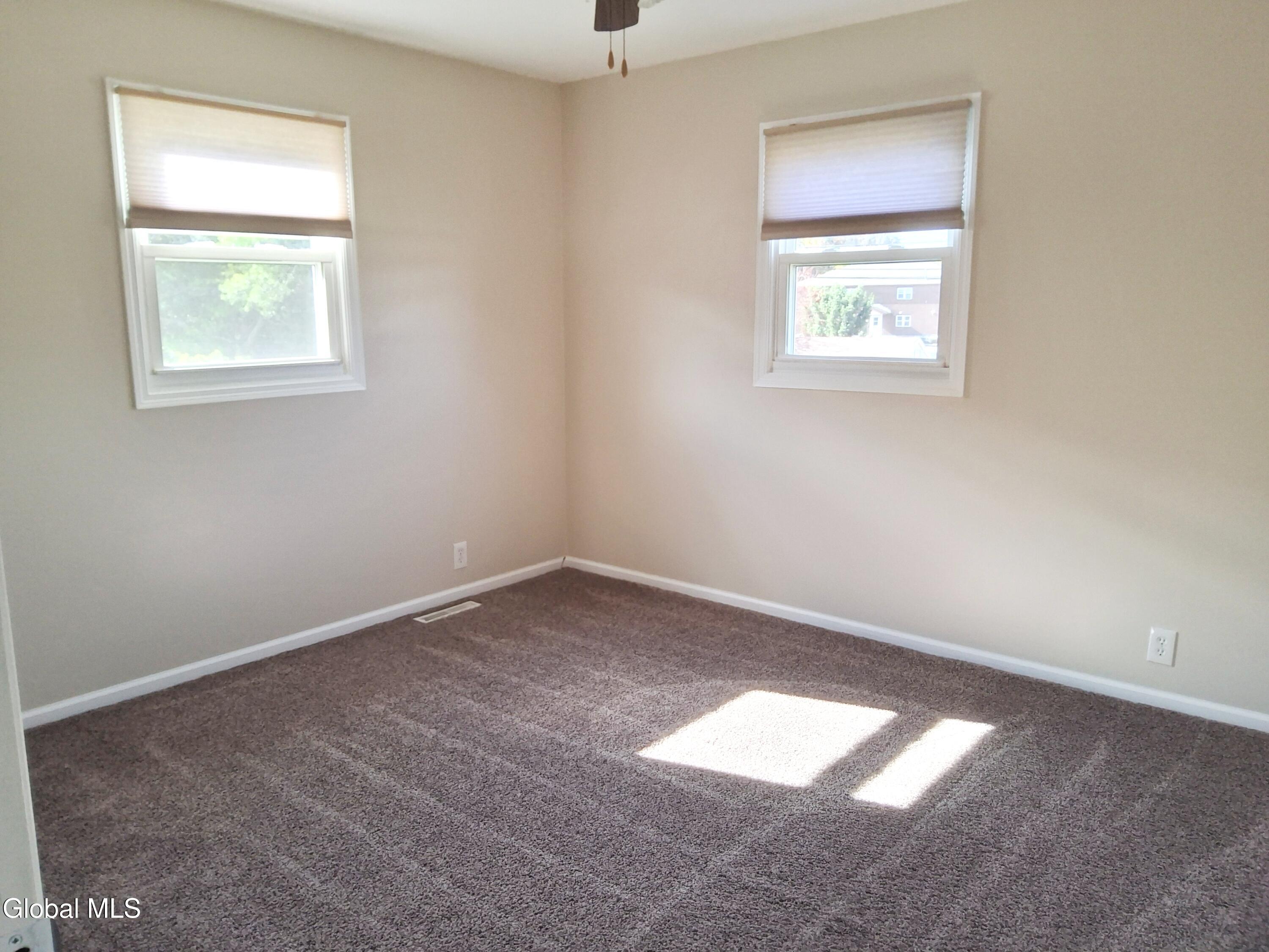 3008-3010 Sunset Lane Schenectady NY 12303
