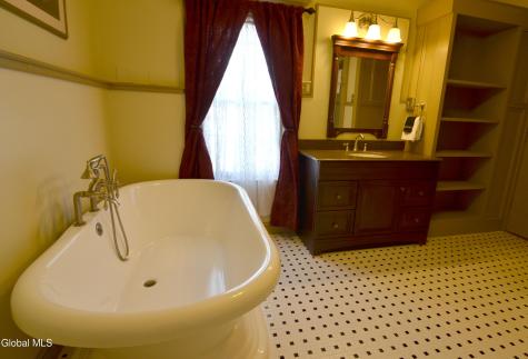 72 Union Avenue Saratoga Springs NY 12866