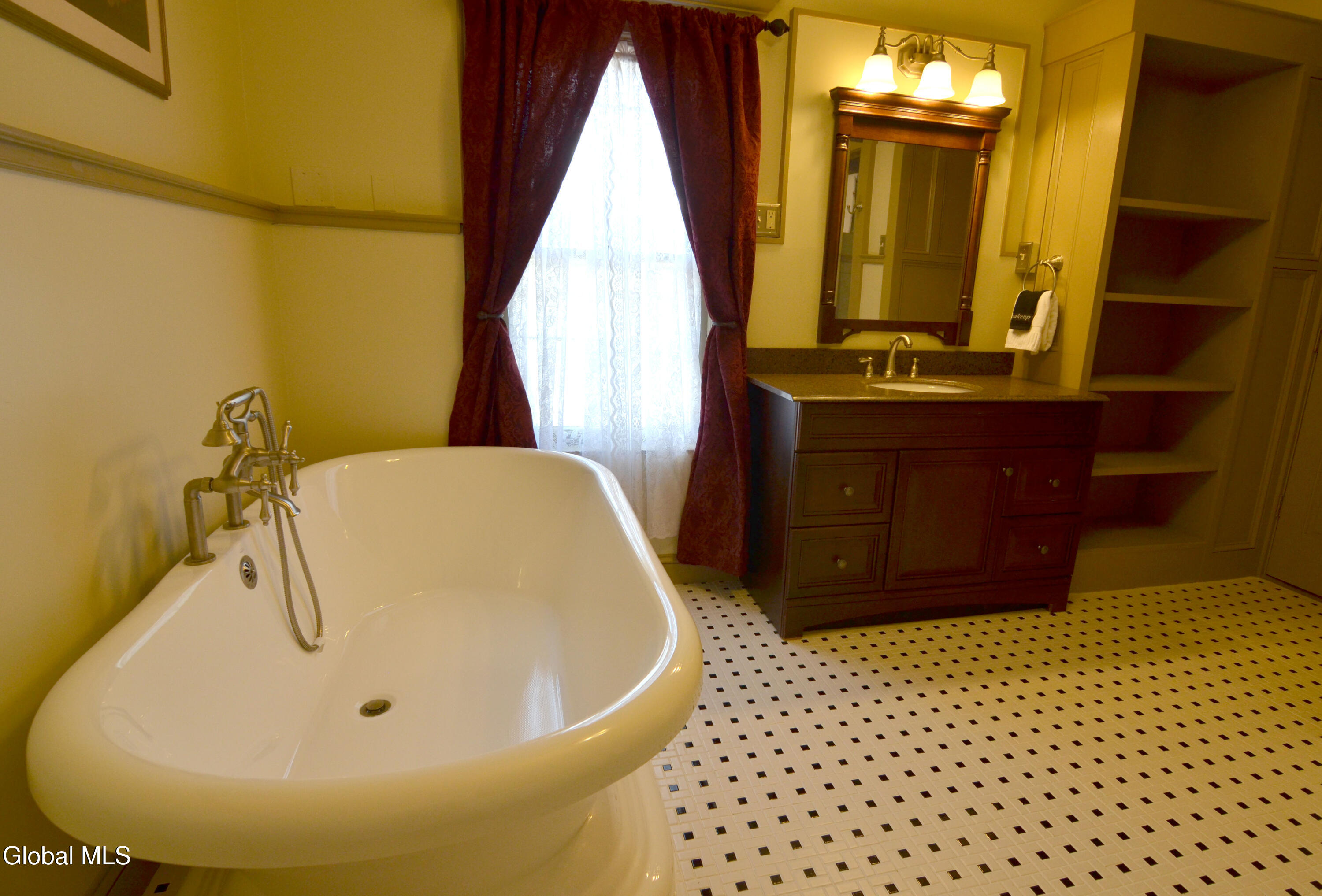 72 Union Avenue Saratoga Springs NY 12866