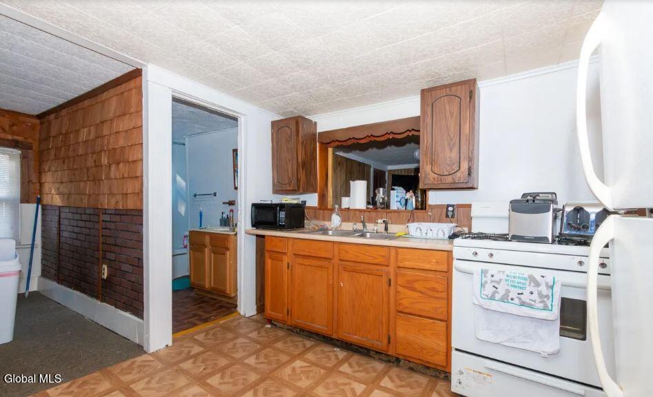 57 Wells Street Gloversville NY 12078