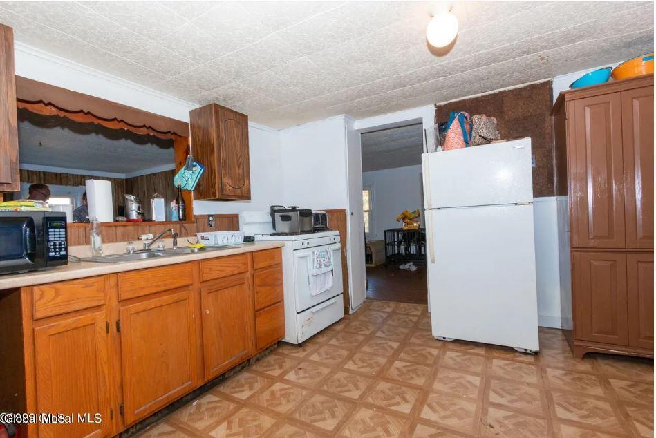 57 Wells Street Gloversville NY 12078