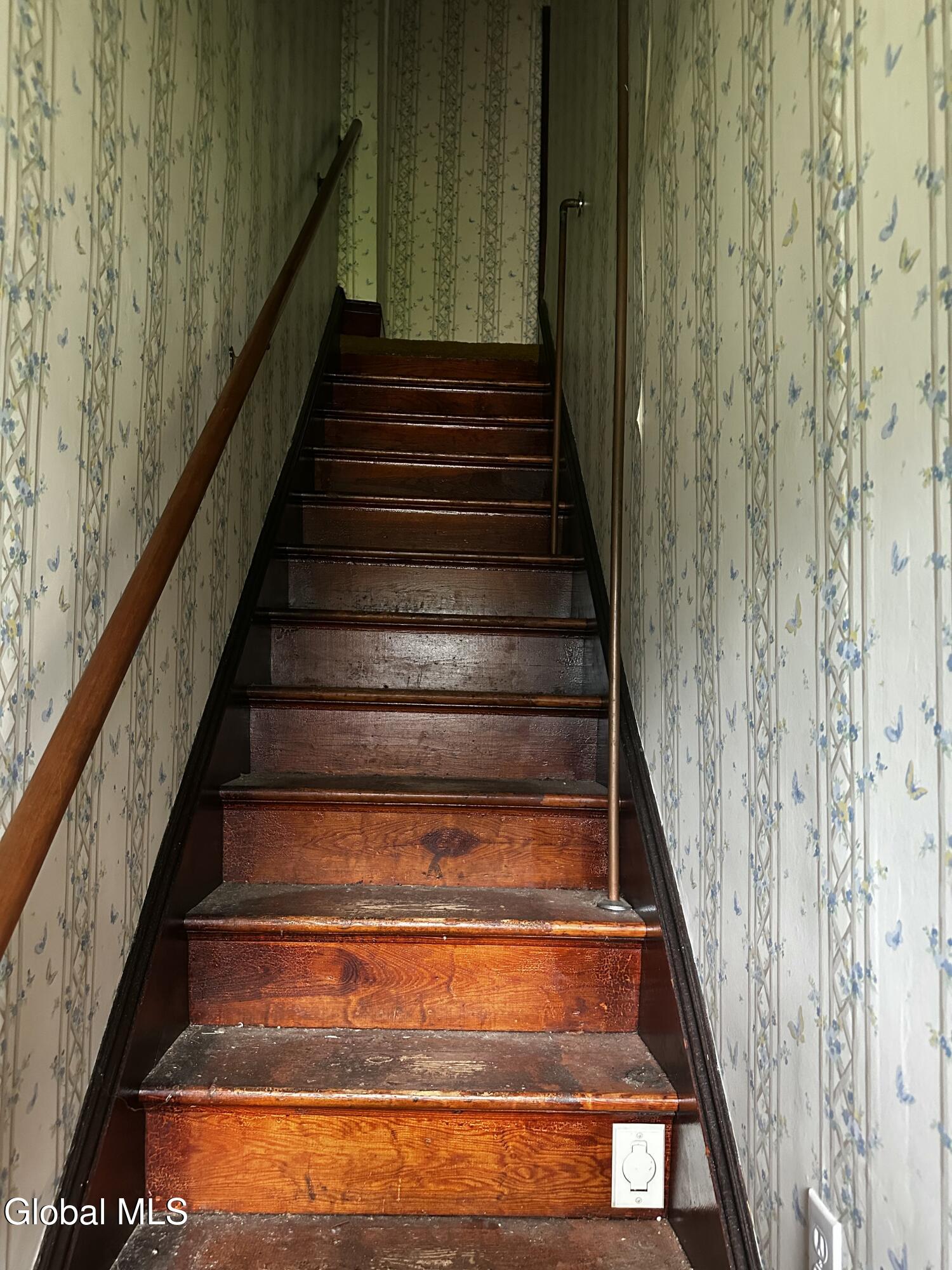 22182 Ny-22 Hoosick NY 12090
