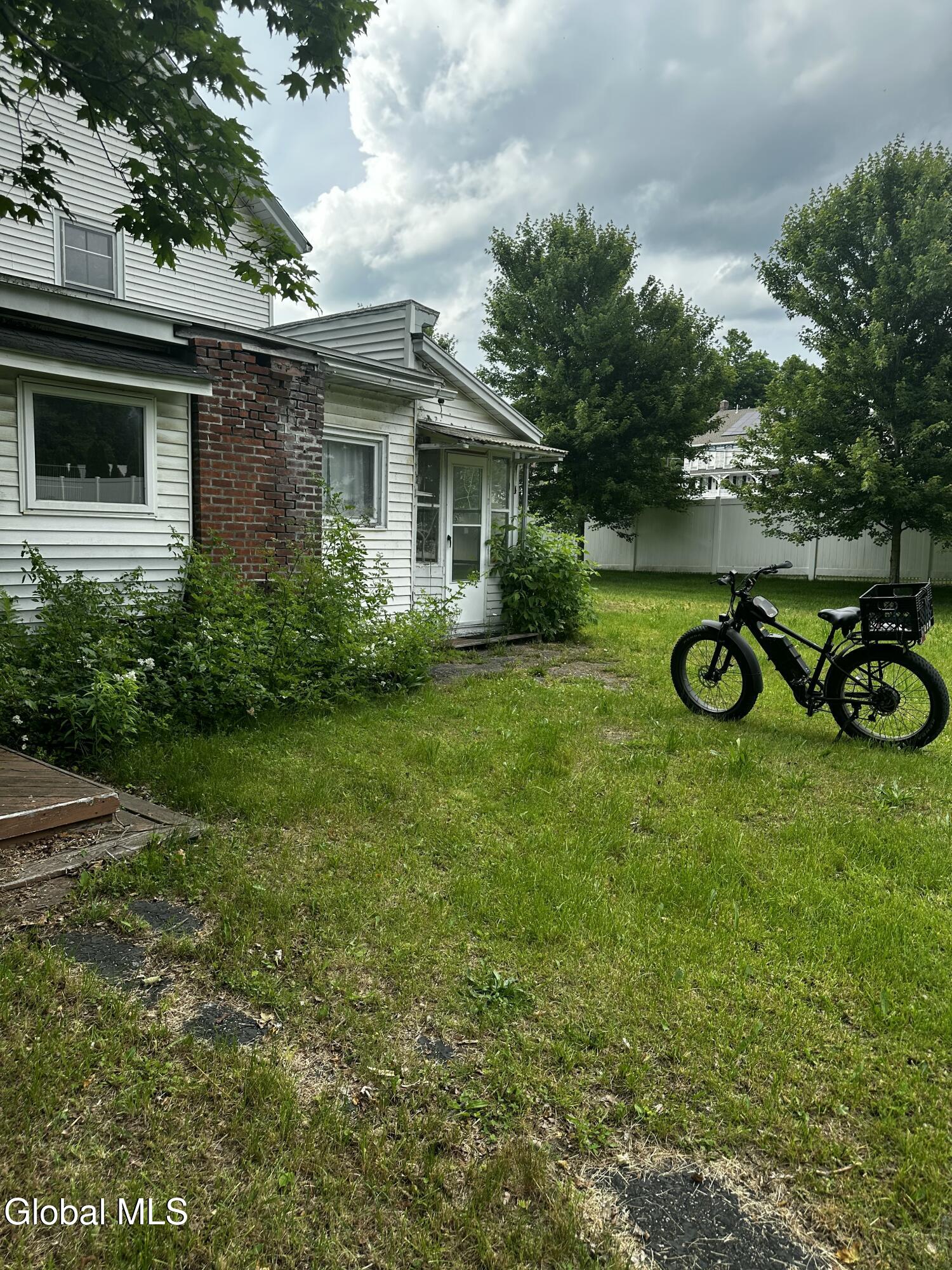 22182 Ny-22 Hoosick NY 12090