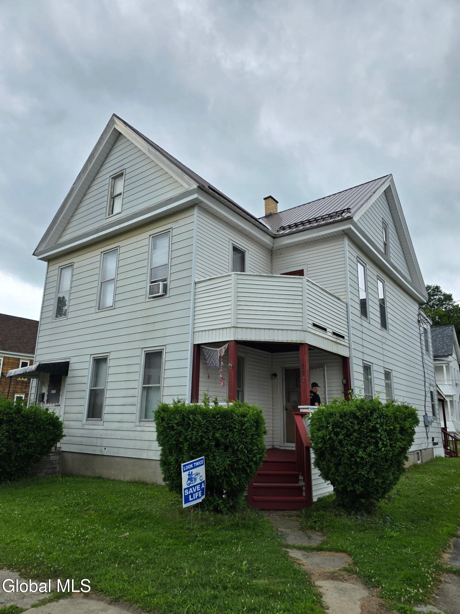 300-302 Grand Street Amsterdam NY 12010