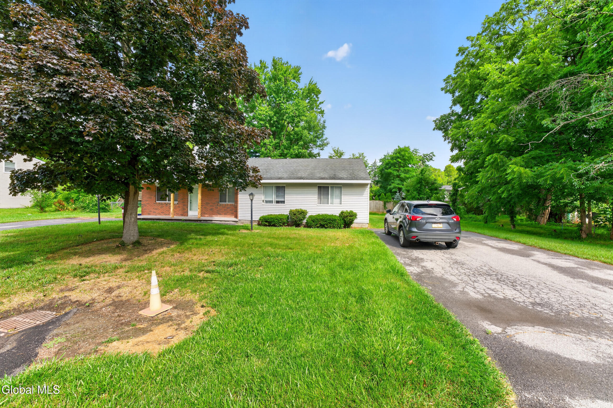 17 Berwyn Street Schenectady NY 12304