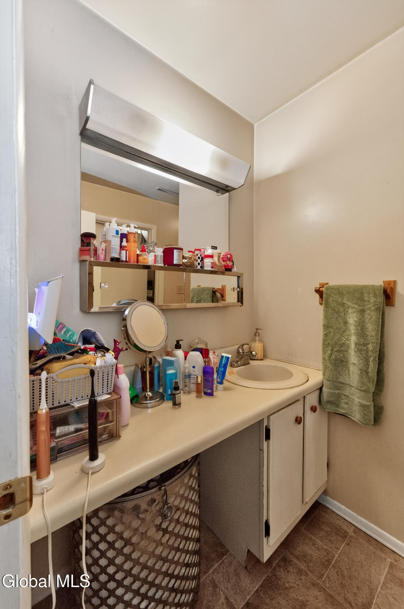 17 Berwyn Street Schenectady NY 12304
