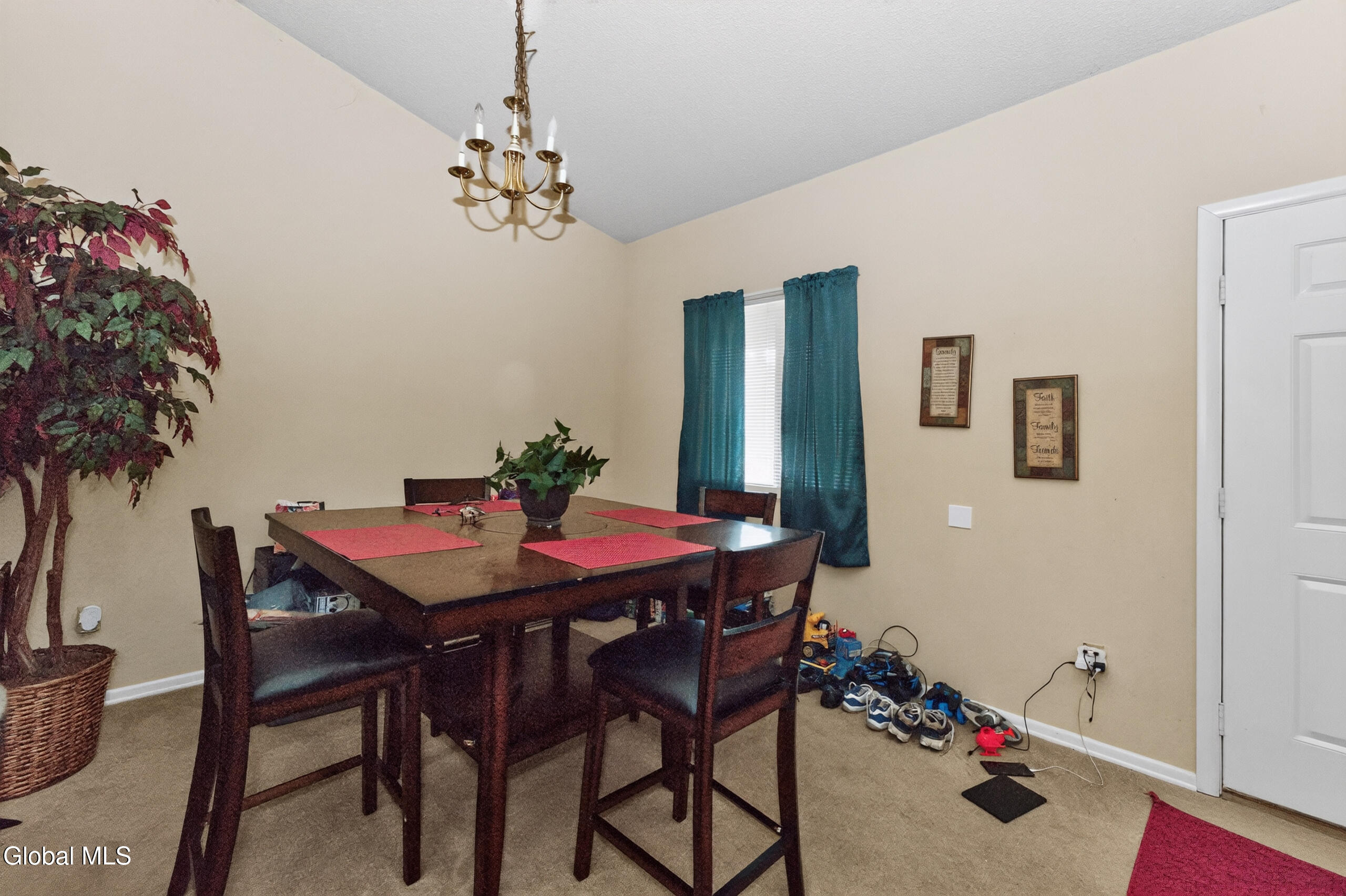17 Berwyn Street Schenectady NY 12304