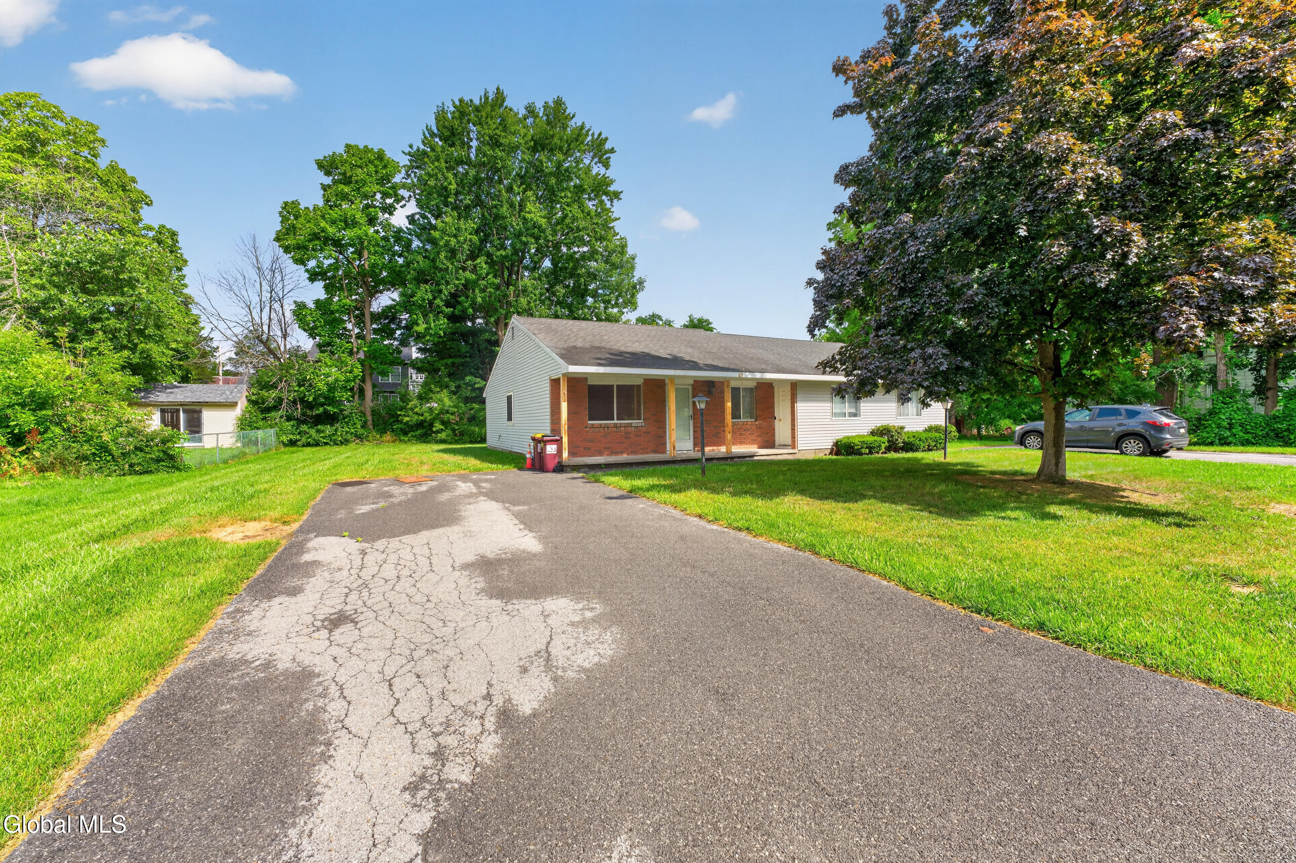 17 Berwyn Street Schenectady NY 12304