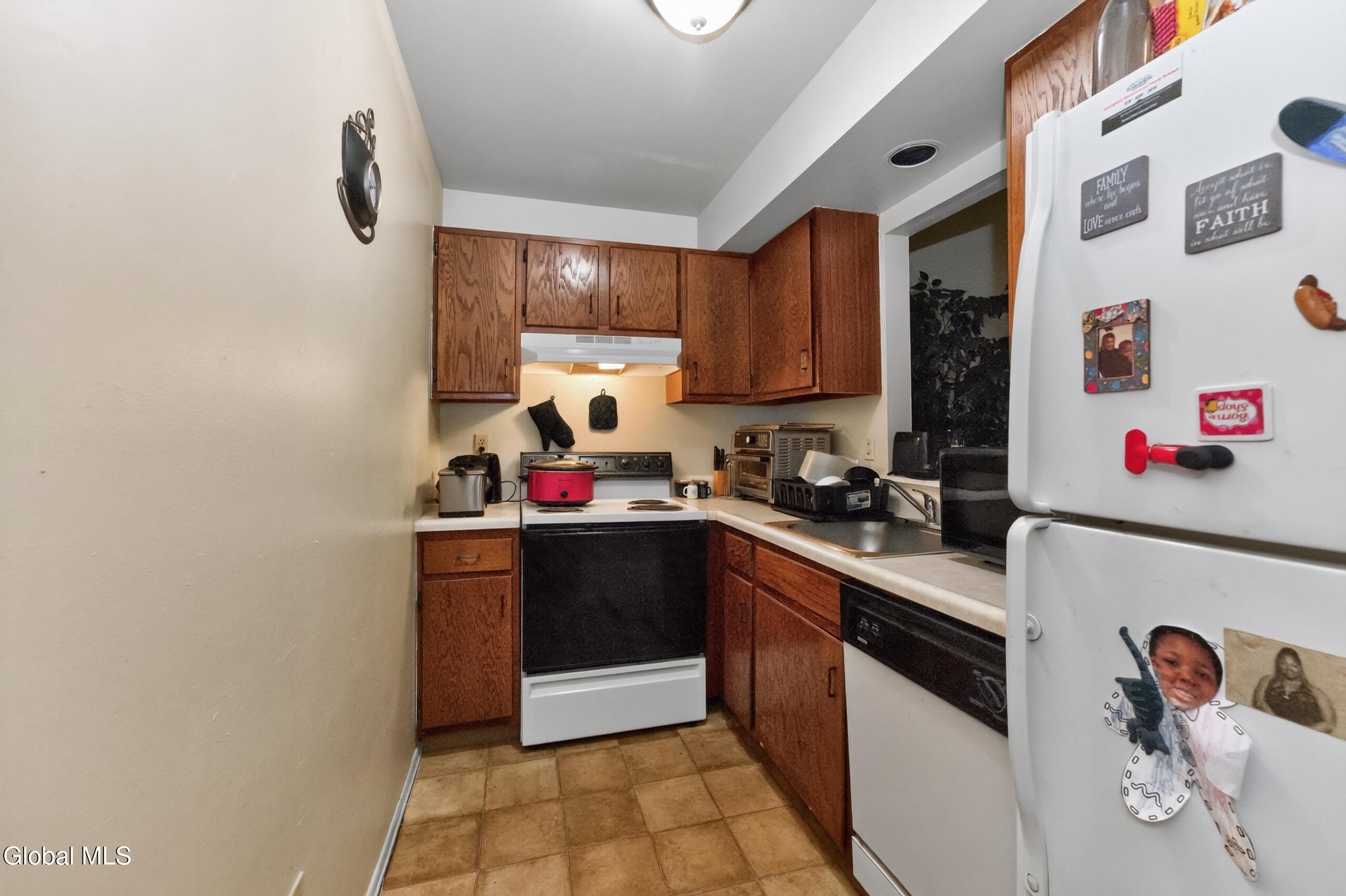 17 Berwyn Street Schenectady NY 12304