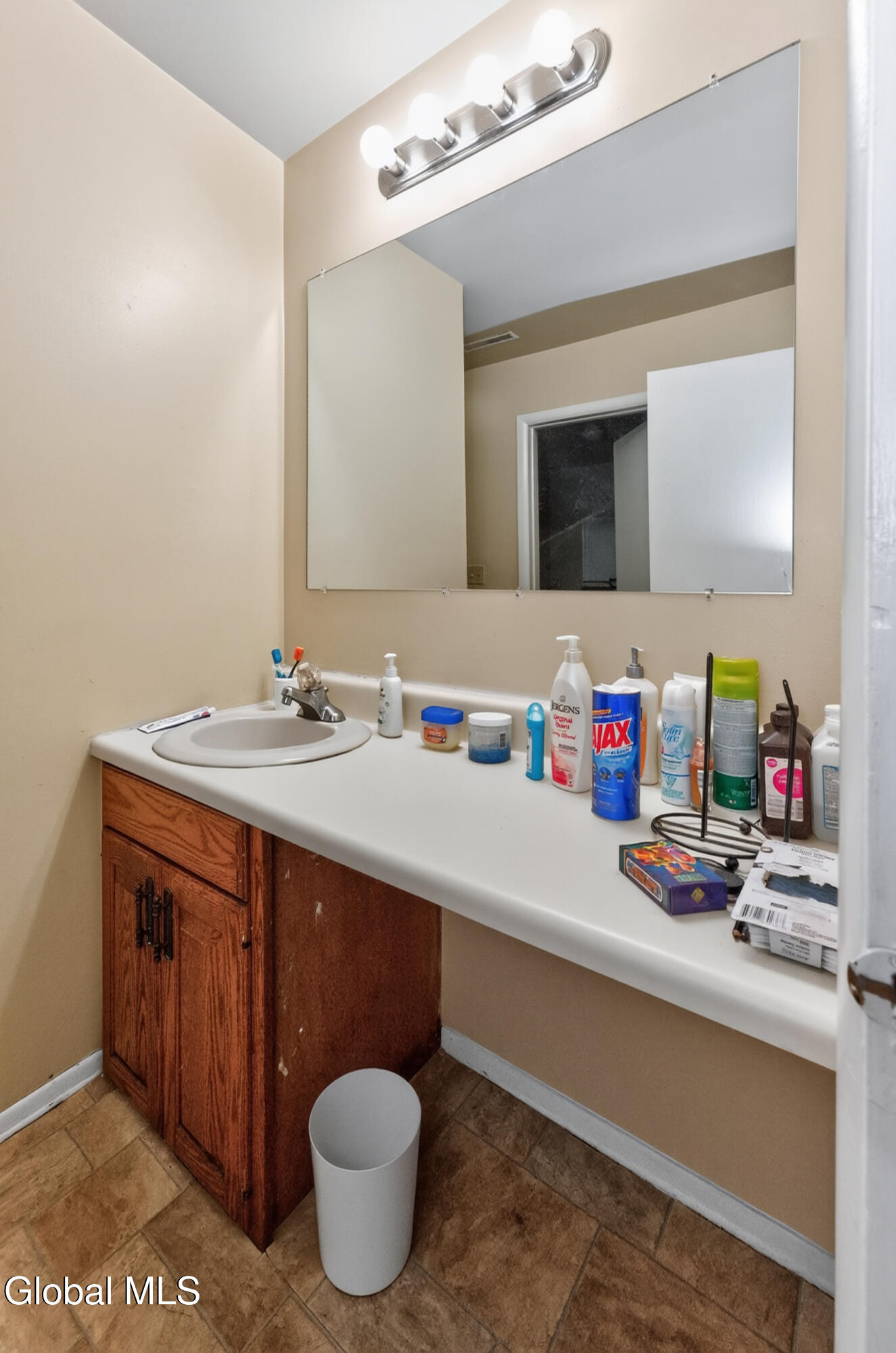 17 Berwyn Street Schenectady NY 12304