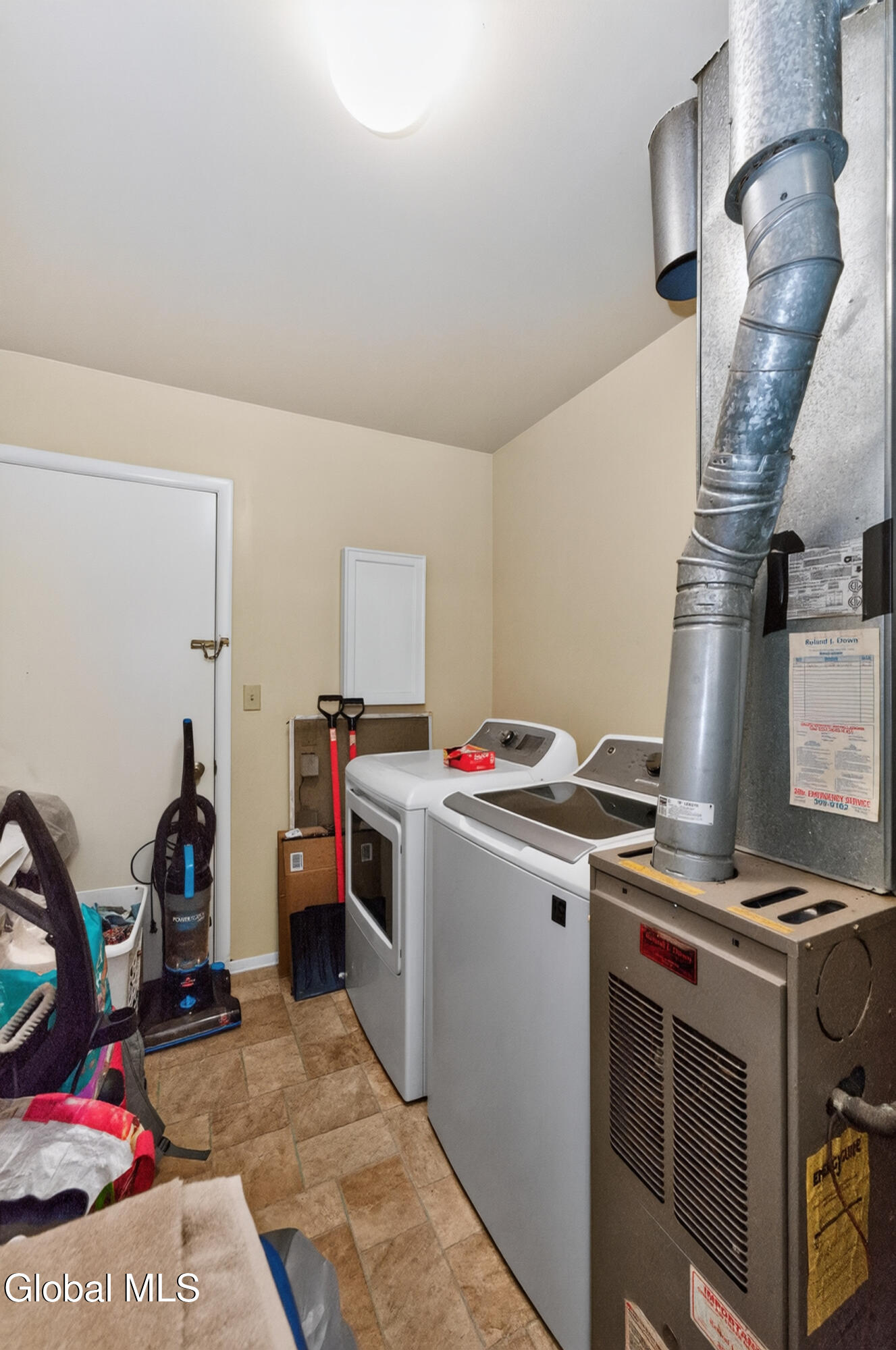 17 Berwyn Street Schenectady NY 12304
