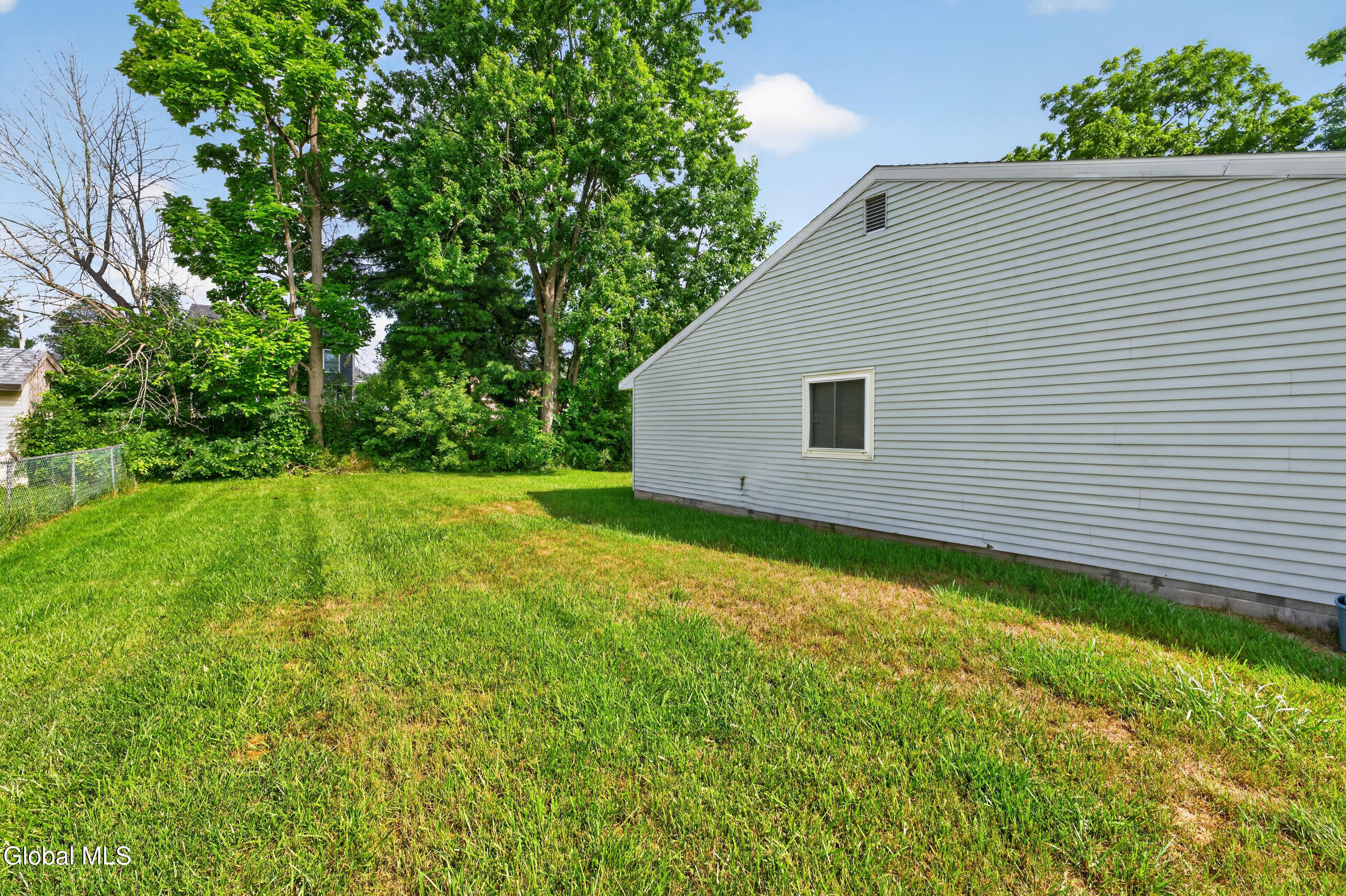 17 Berwyn Street Schenectady NY 12304
