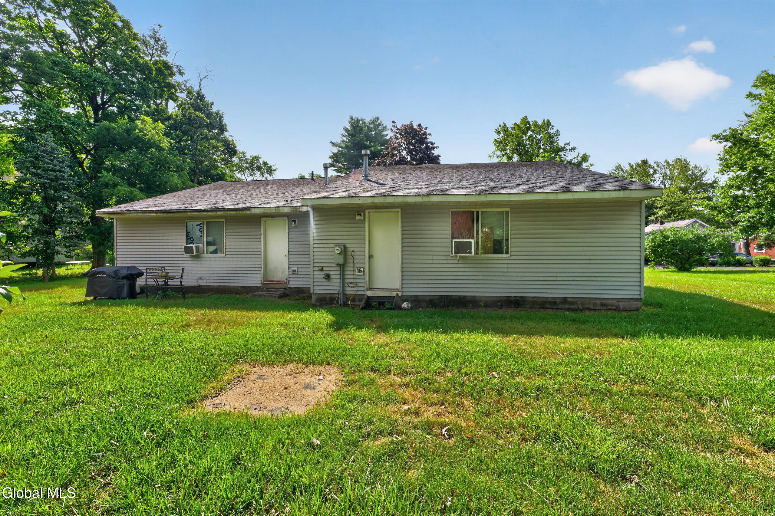 17 Berwyn Street Schenectady NY 12304
