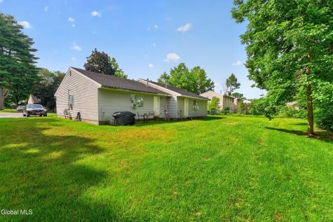 17 Berwyn Street Schenectady NY 12304
