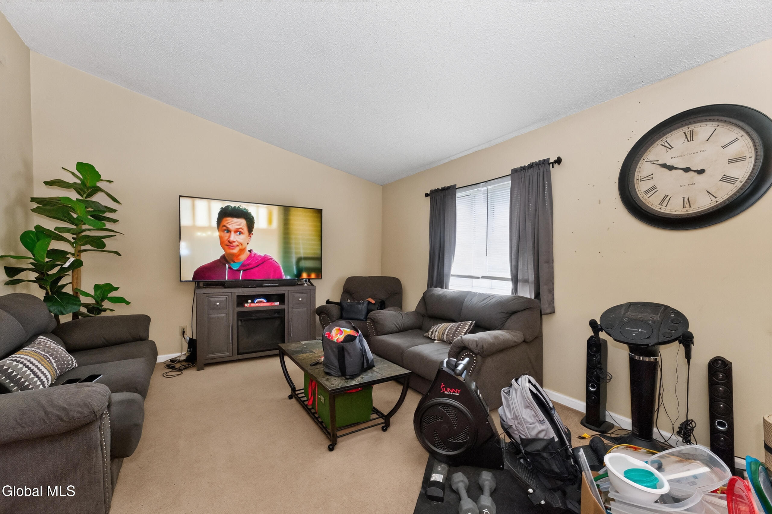 17 Berwyn Street Schenectady NY 12304