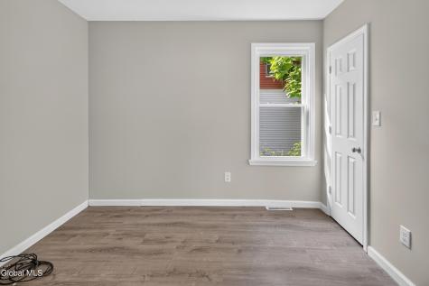 18 Mccrossin Avenue Albany NY 12206
