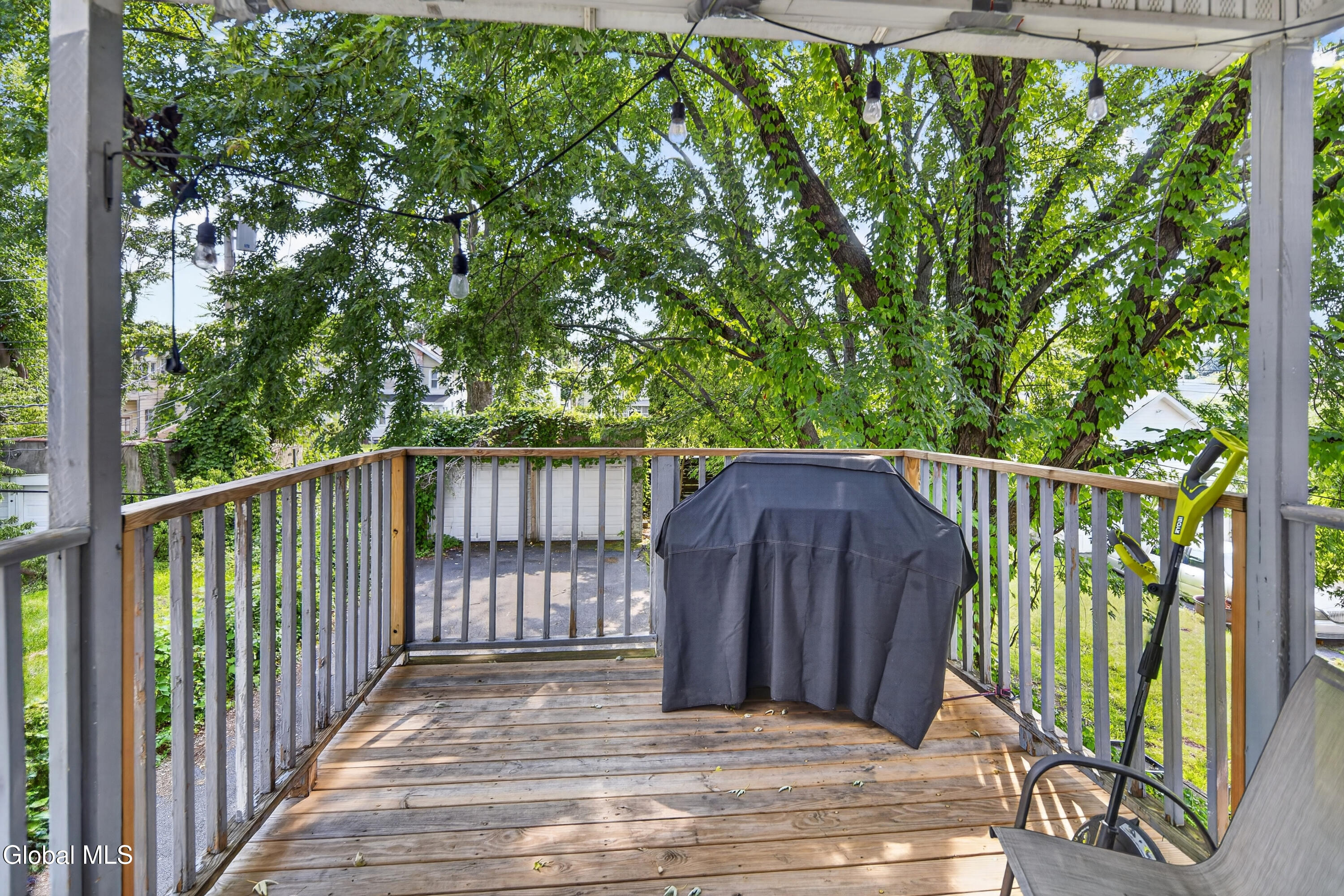 18 Mccrossin Avenue Albany NY 12206