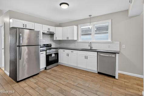 18 Mccrossin Avenue Albany NY 12206