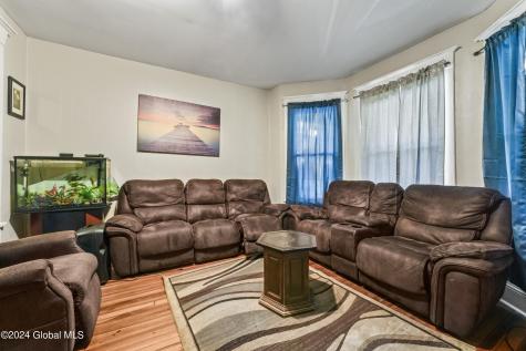 88 Woodlawn Avenue Albany NY 12208
