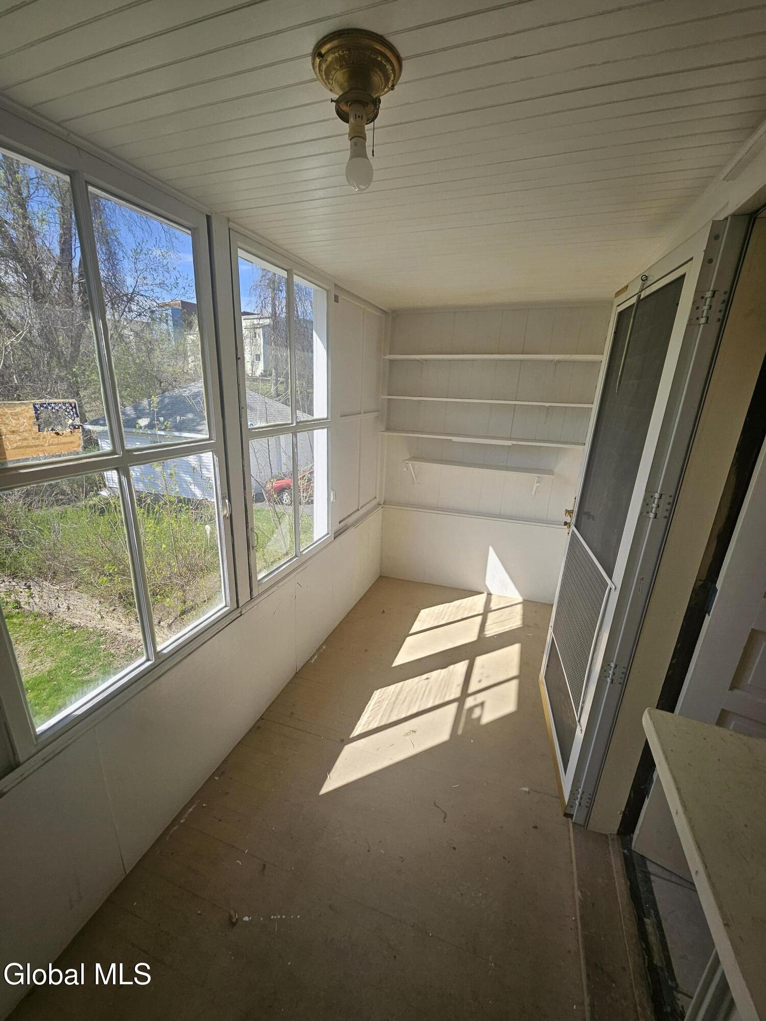 8 Lomasney Avenue Schenectady NY 12308